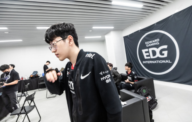 共同构成了 共同构成了