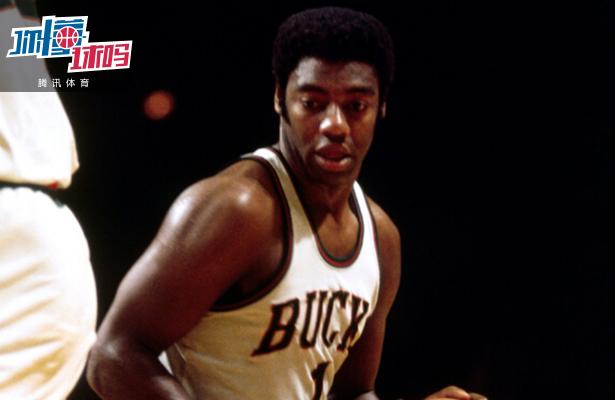 例的背后 例的背后